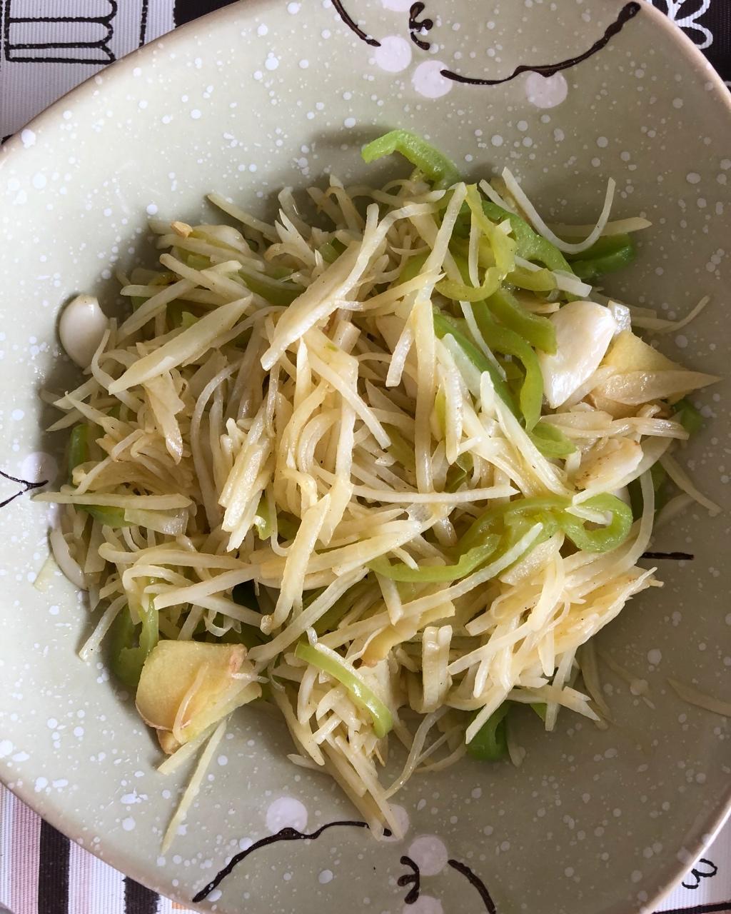 酸辣土豆丝-不用再愁不辣不酸了