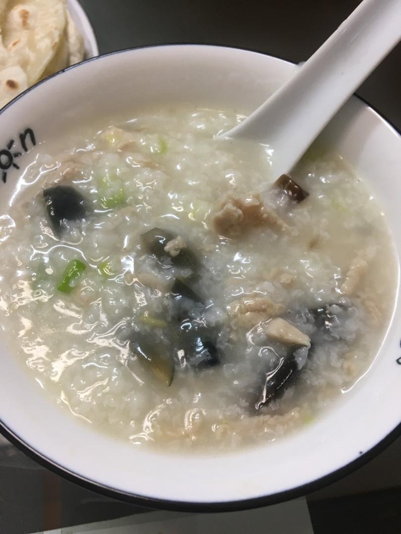十五分钟快手之香滑皮蛋瘦肉粥(附五分钟电饭煲电压力锅更快捷方法)