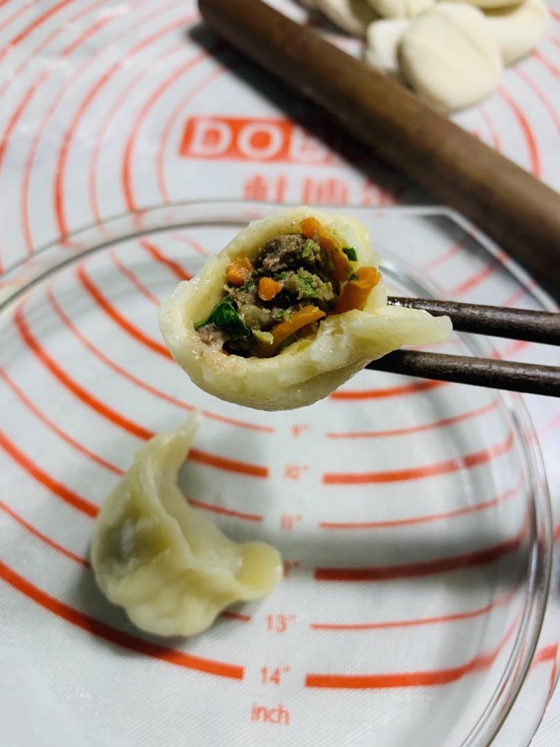 胡萝卜牛肉香菜饺子