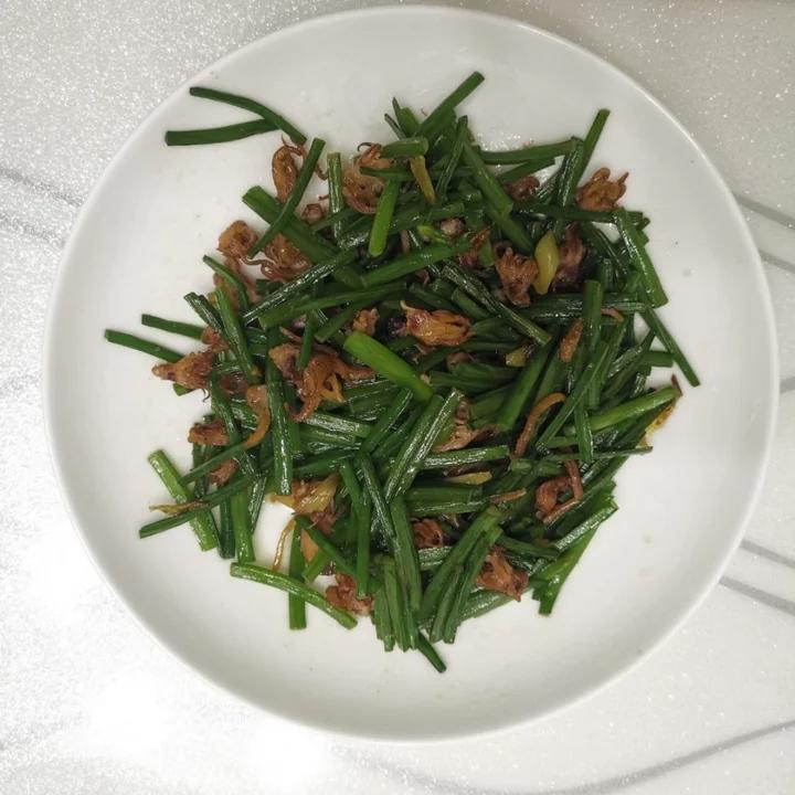韭菜苔炒籽乌