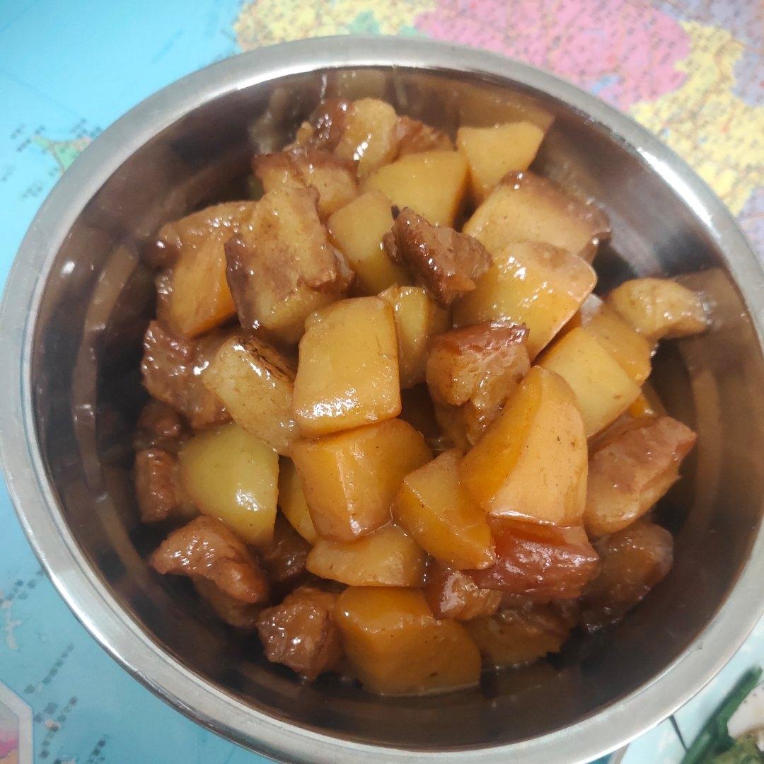红烧肉炖土豆（丝毫不腻）