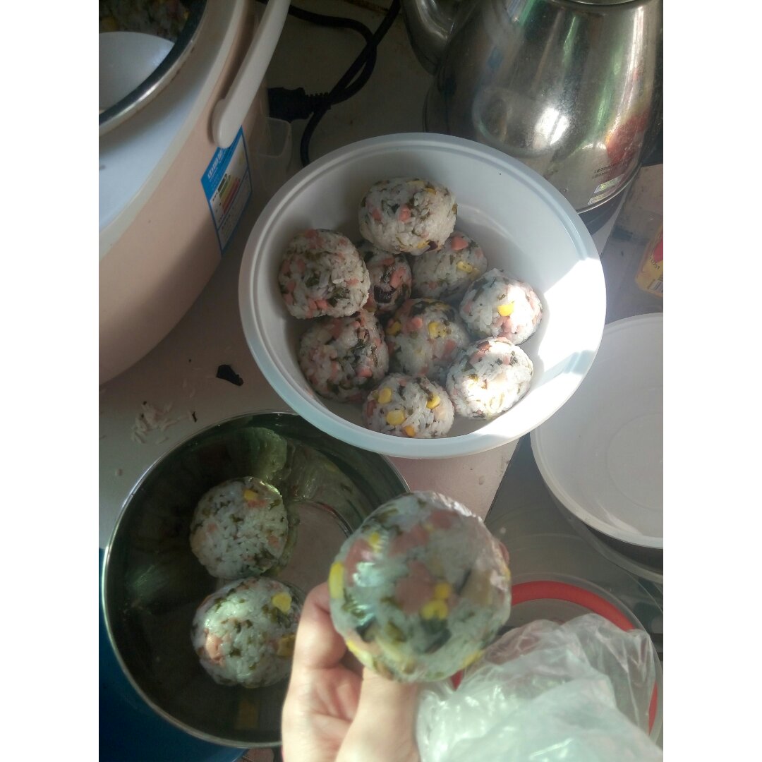 香菇火腿肉紫菜饭团