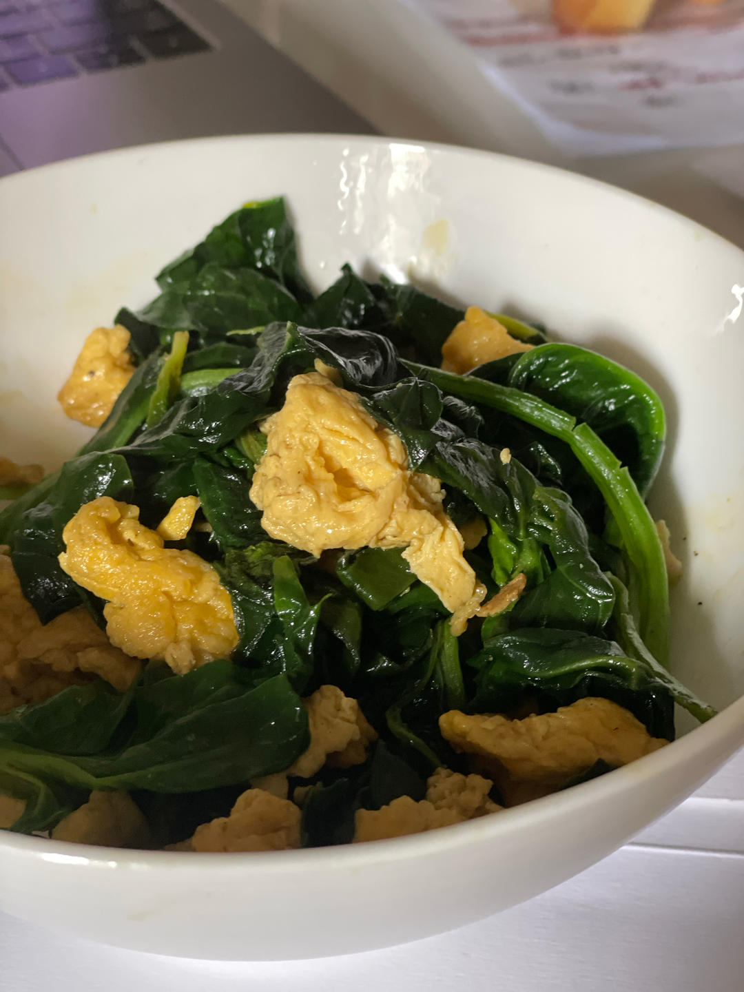 可缓解用眼疲劳的鸡蛋炒菠菜来啦