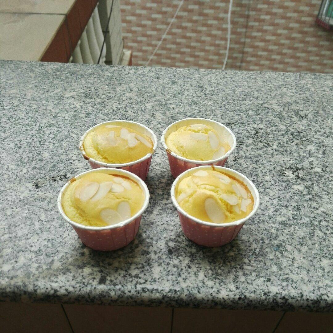 宝宝版蛋黄蛋糕