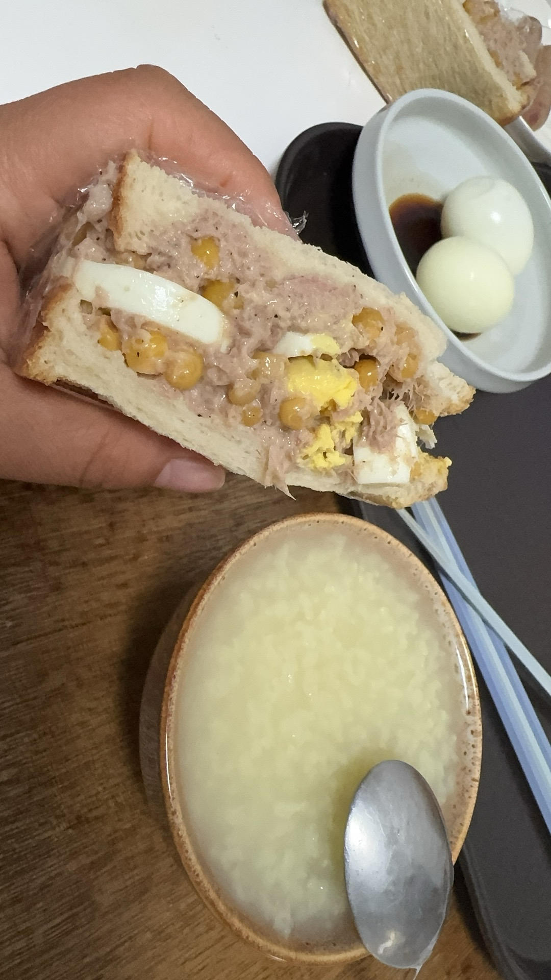鸡蛋金枪鱼三明治【健身可吃】