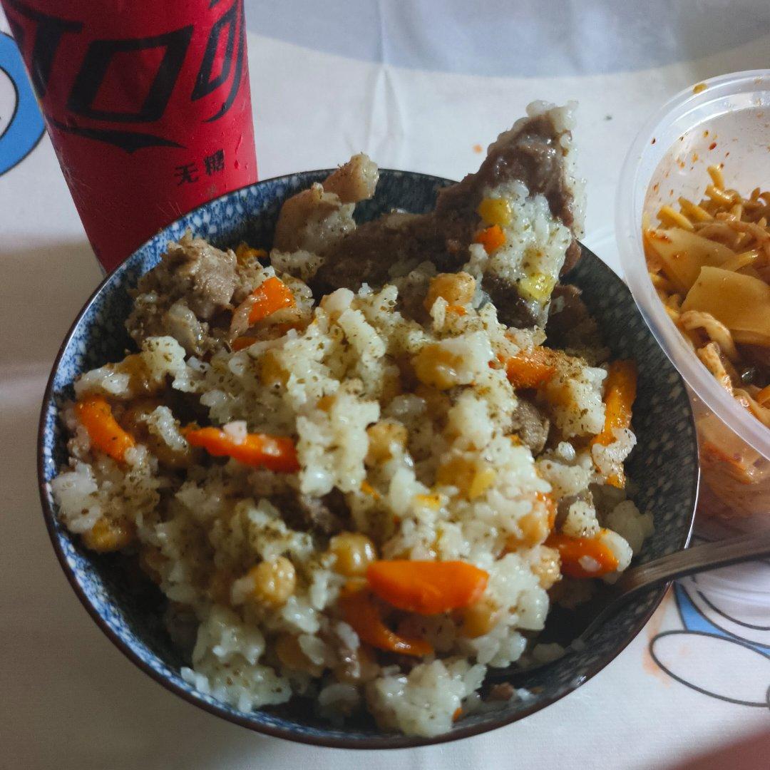 新疆羊排手抓饭