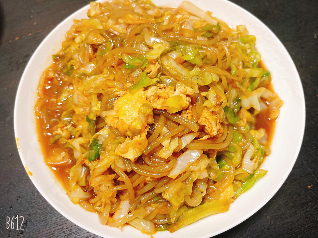 包菜粉丝炒鸡蛋