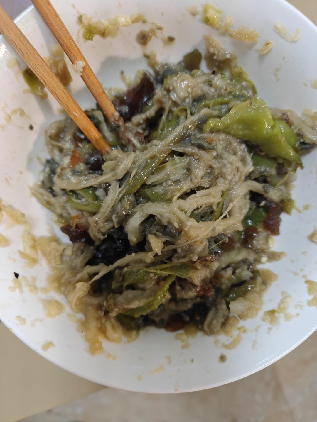 厨师长教你：“擂椒皮蛋”的家常做法，椒香四溢，开胃下饭