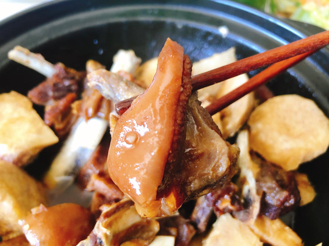 【红烧羊肉煲】
