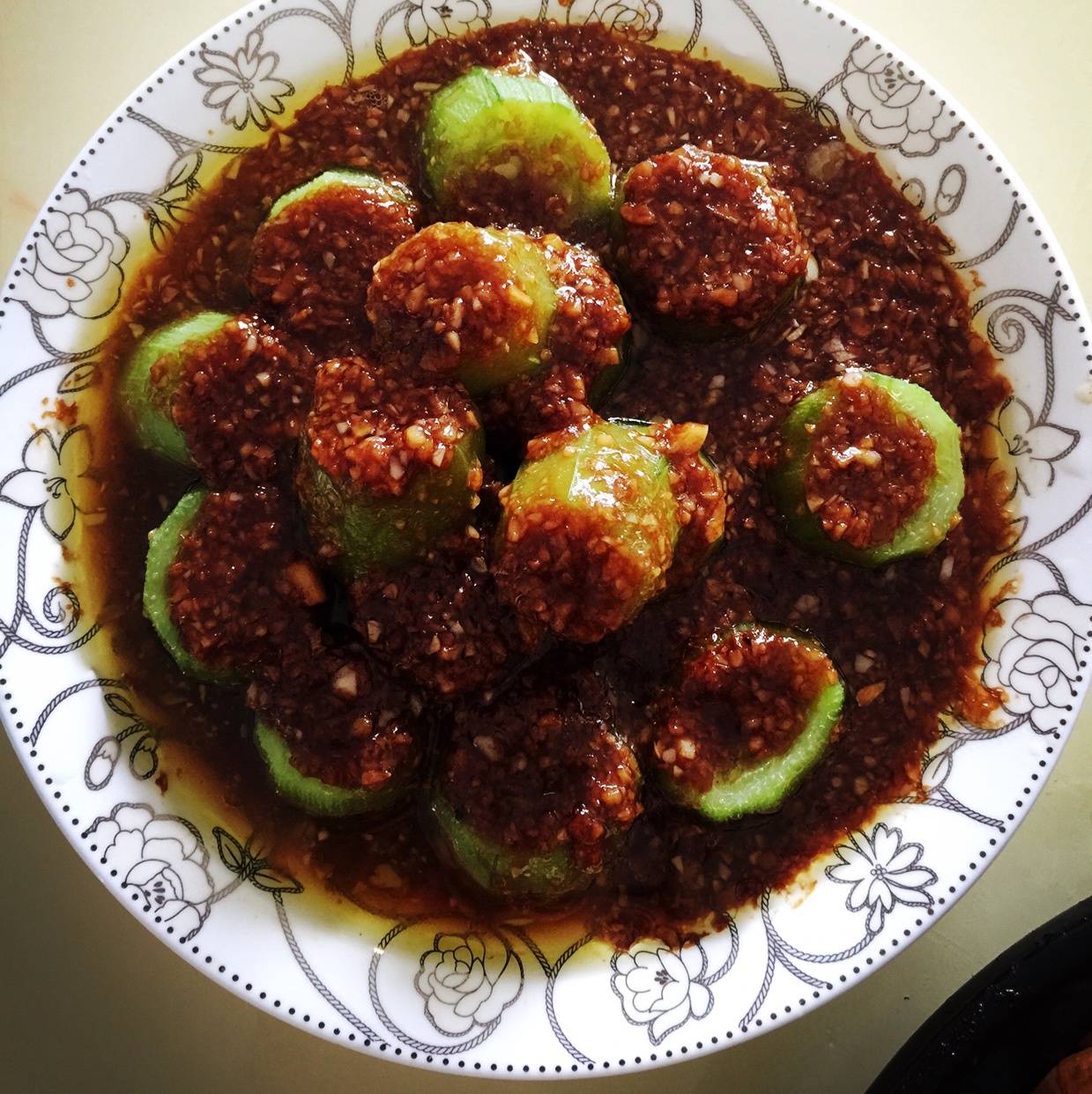 只需要五分钟就可以的美味蒜蓉蒸丝瓜