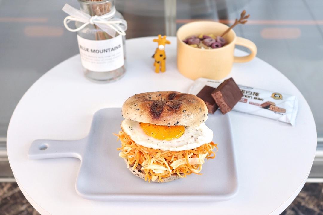 胡萝卜蟹柳丝温沙拉【健康小食】