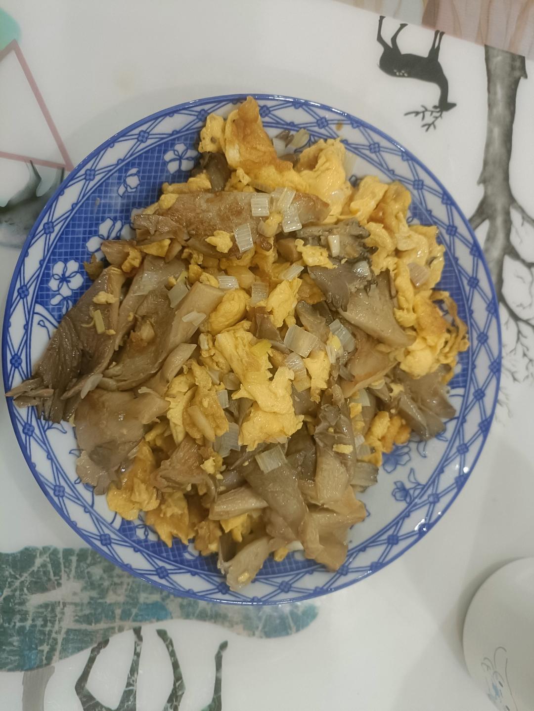 蘑菇炒鸡蛋	平菇这样炒，鲜美无比巨好吃
