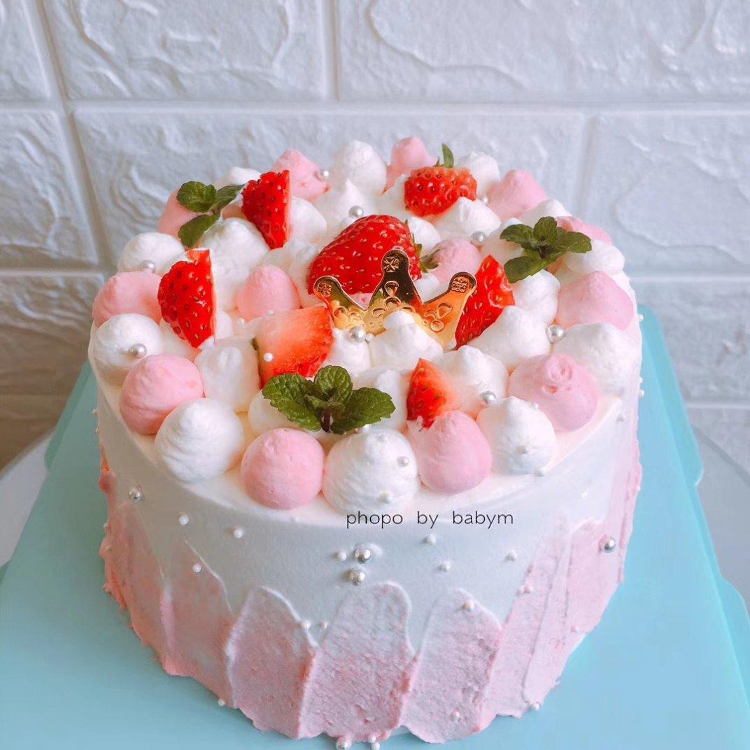 babym汤妈做的草莓戚风生日蛋糕