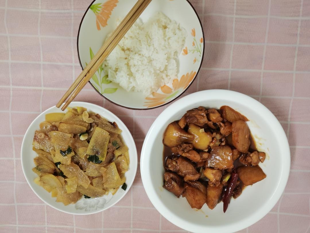 鸡腿炖土豆 上桌秒空盘 汤都喝干了！