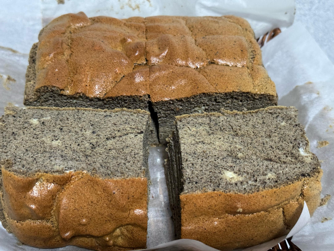 无油黑芝麻黑豆古早蛋糕