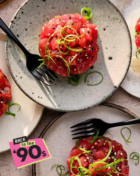 复古风牛油果金枪鱼鞑靼佐芝麻 Retro Tuna Tartare with Avocado and Sesame