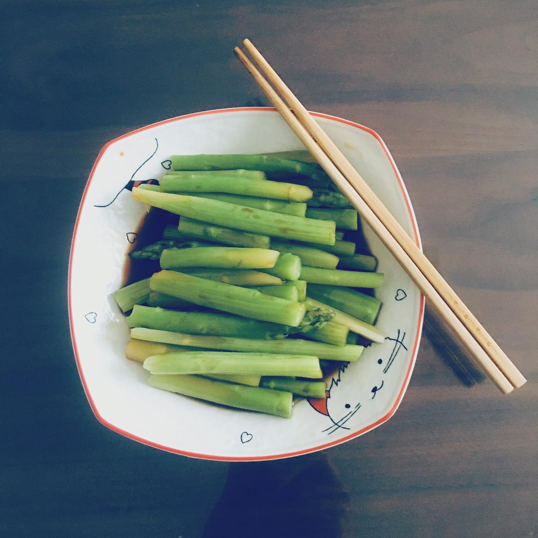 白灼芦笋