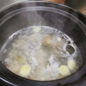 巨简单又巨好喝的排骨藕汤（直接煮就行）的做法 步骤5