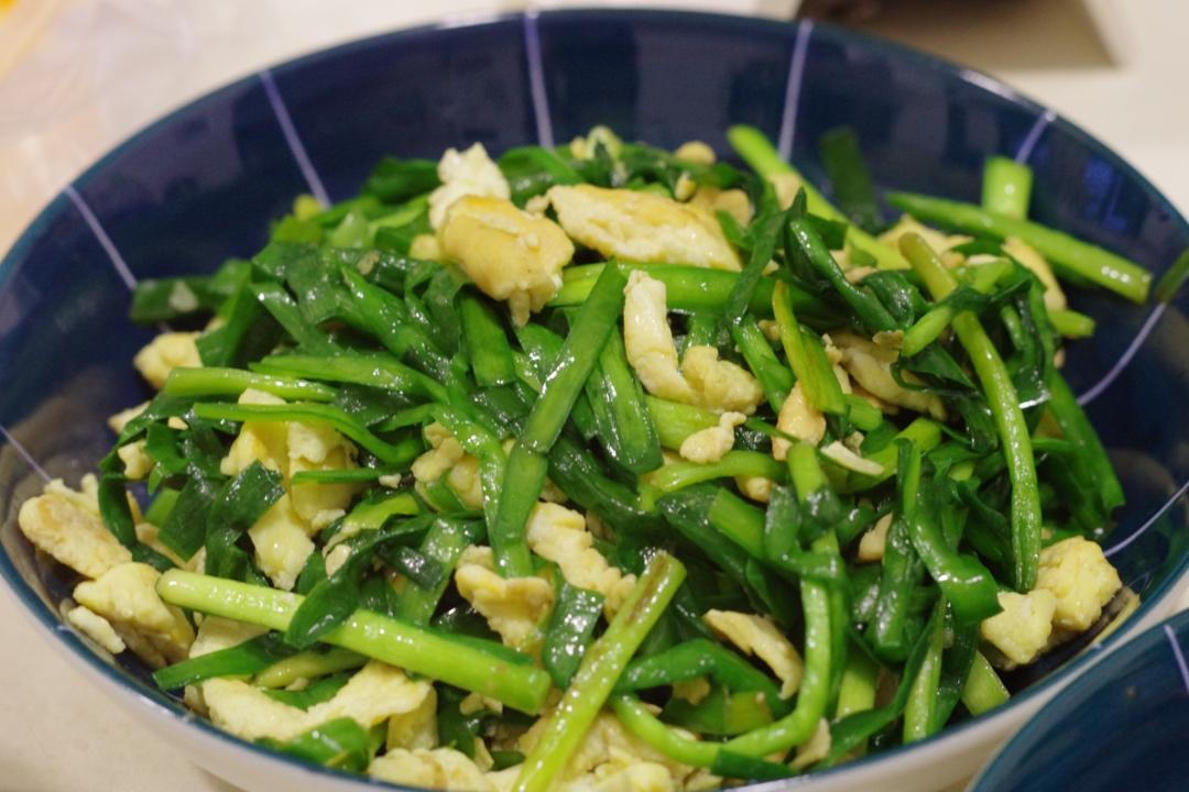 简易版韭菜炒鸡蛋（鸡蛋味道非常鲜嫩）