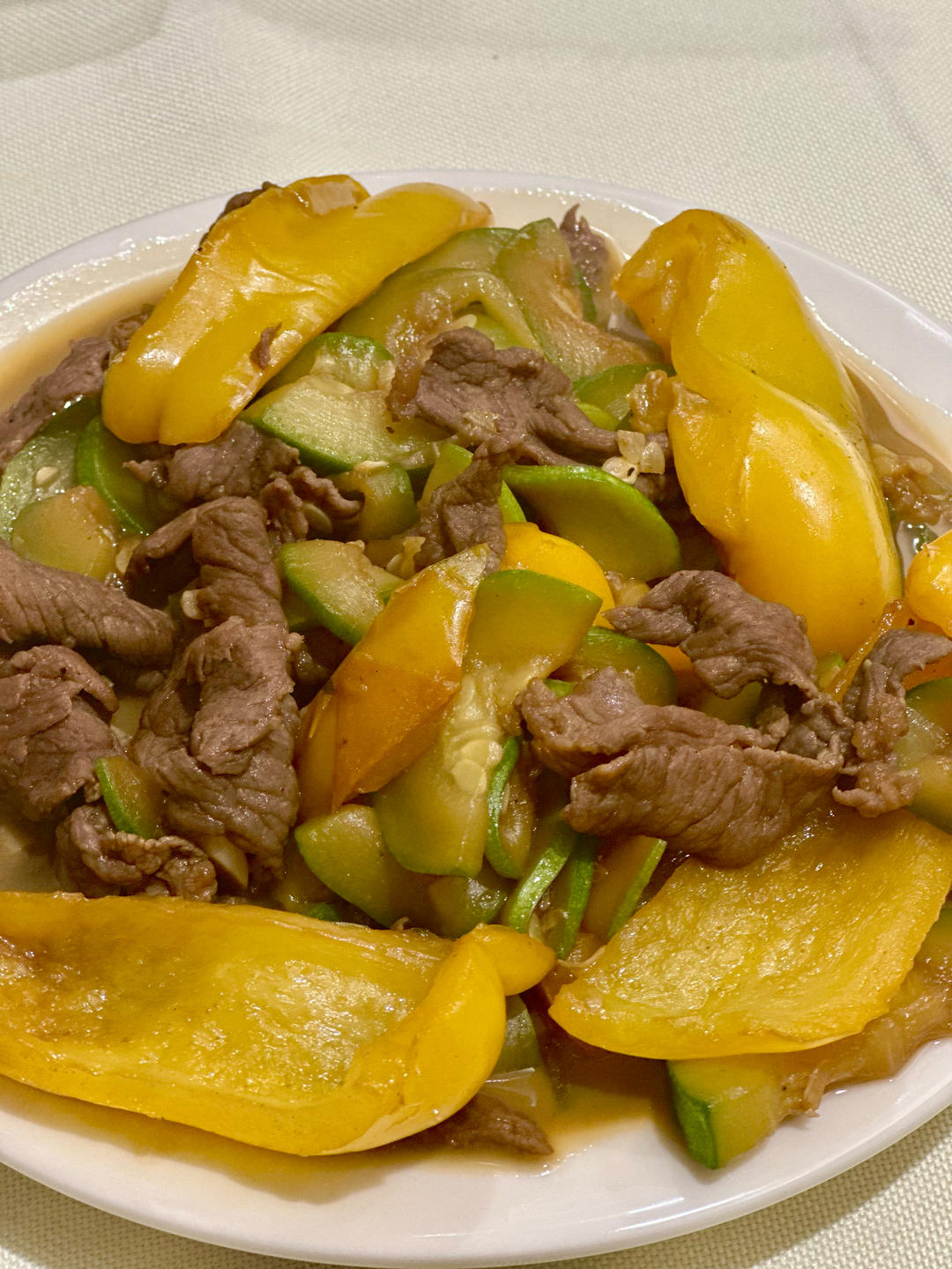西葫芦炒牛肉--快手家常菜