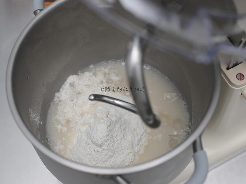 纯奶手撕吐司的做法 步骤1