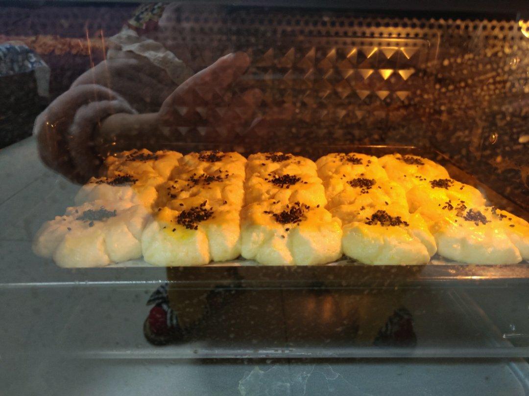 轻轻一按就碎掉的原味桃酥（不输猪油版）