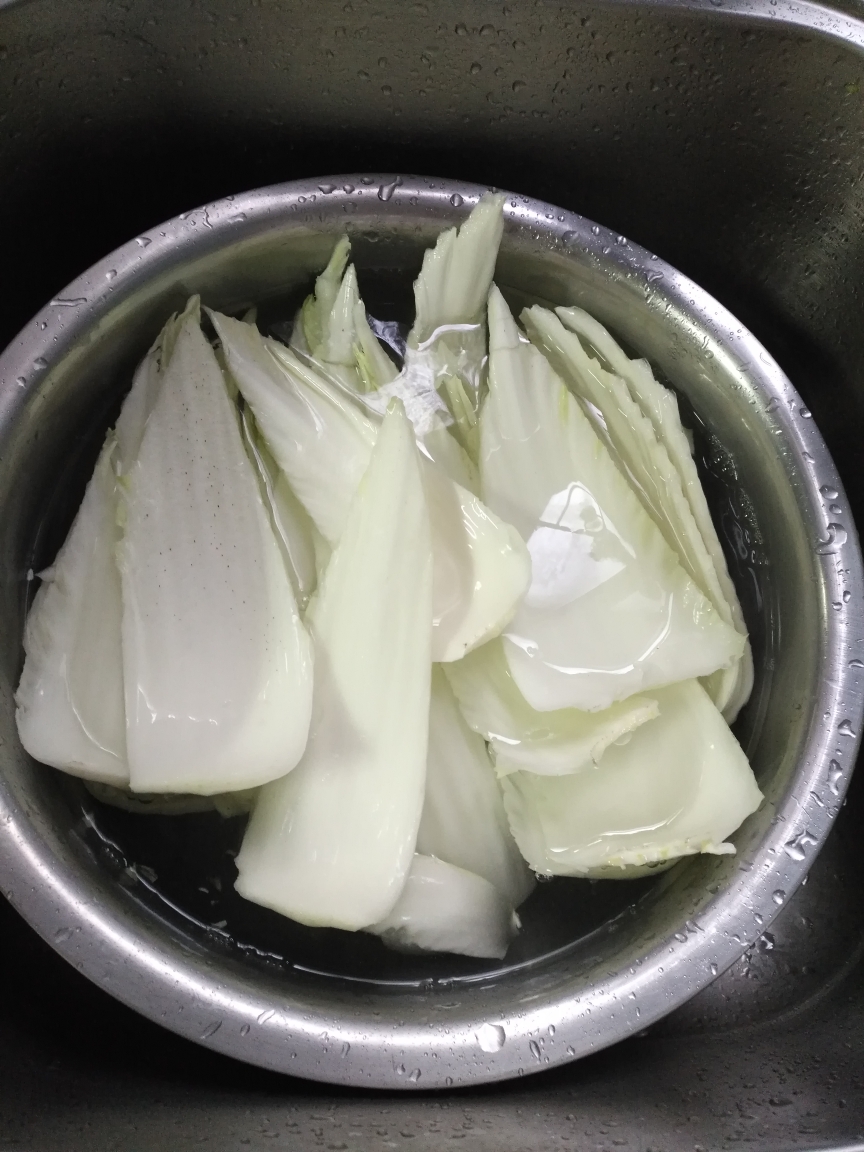 简简单单酸辣白菜的做法 步骤2