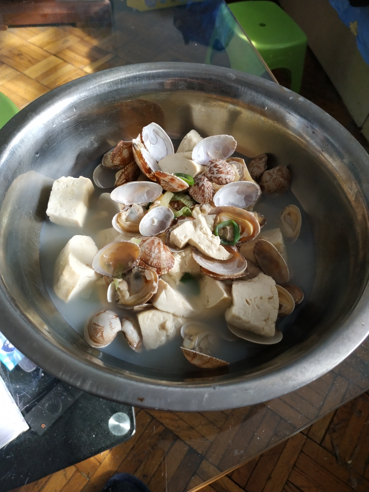 蛤蜊炖豆腐的做法