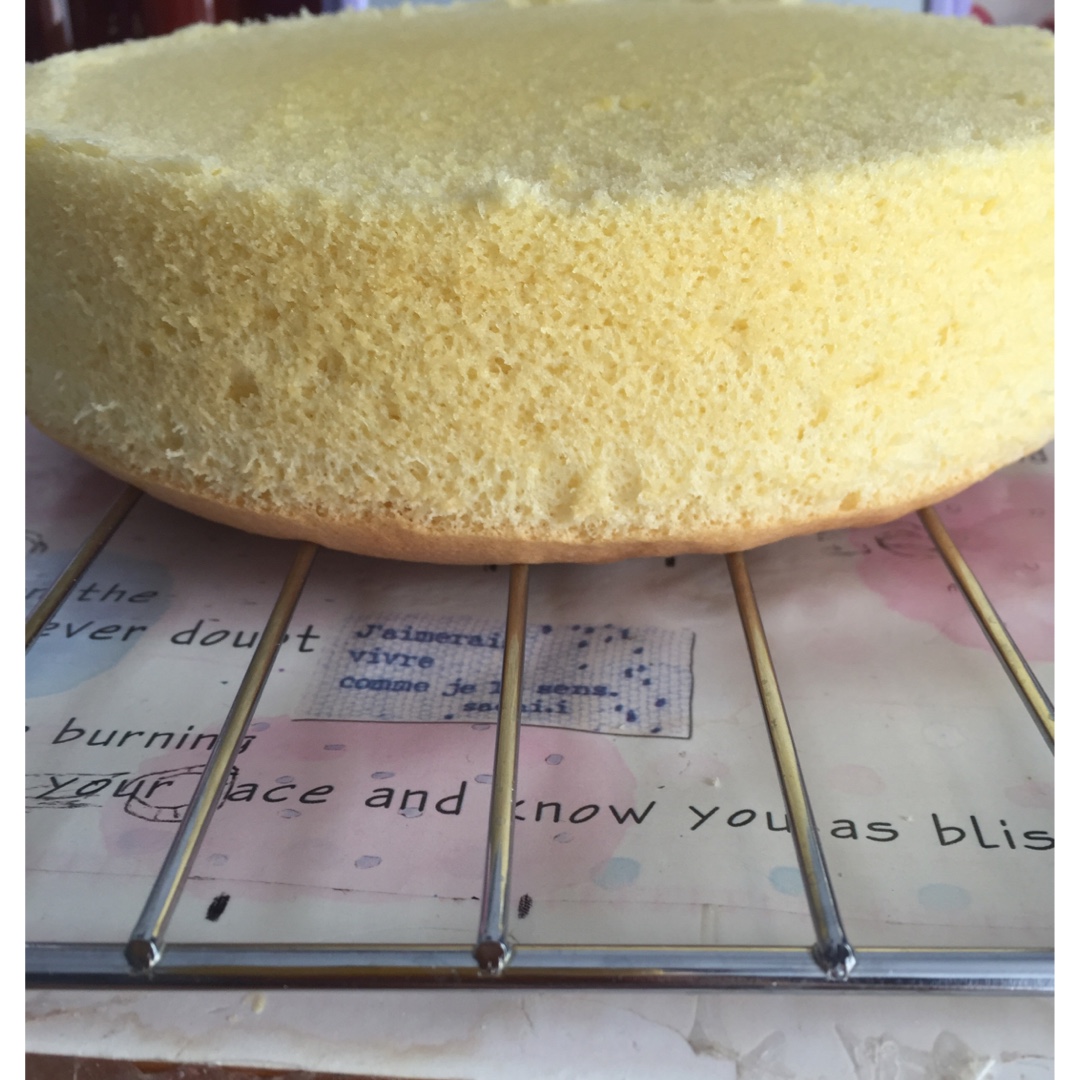 烤箱做蛋糕（戚风蛋糕的做法）