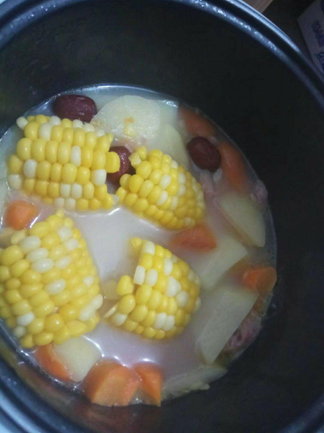 排骨玉米胡萝卜汤