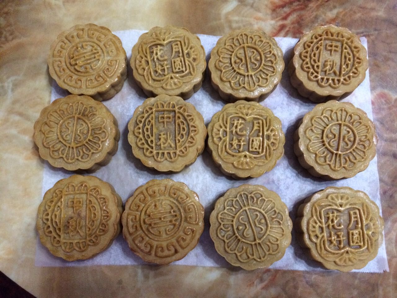 广式月饼——蛋黄莲蓉月饼