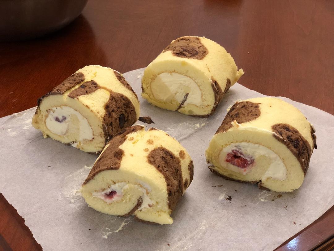 奶牛蛋糕卷+长颈鹿蛋糕卷