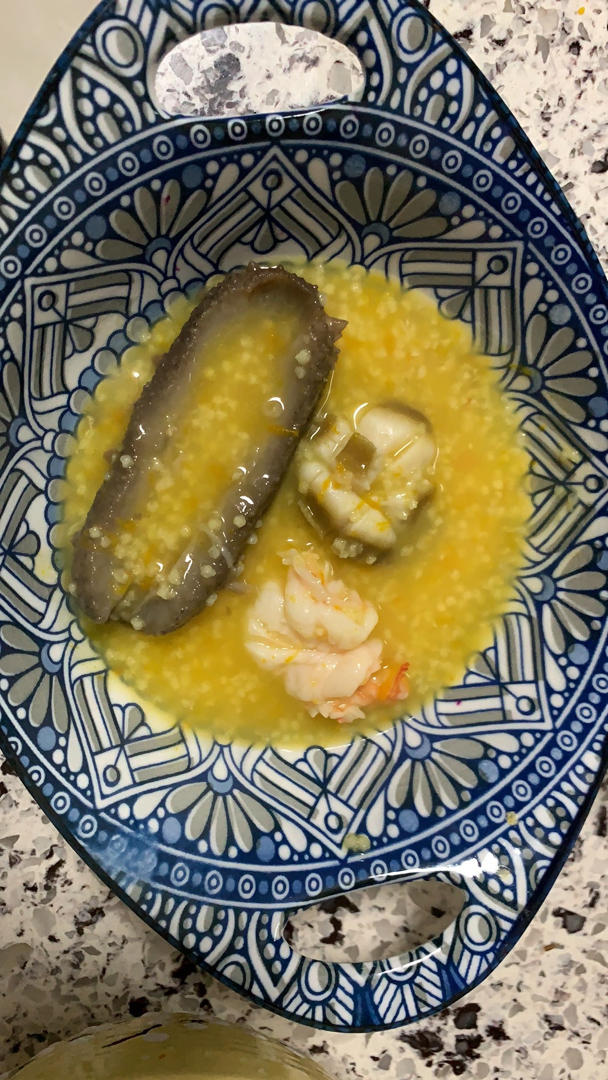 金汤海参花胶扣鲍鱼