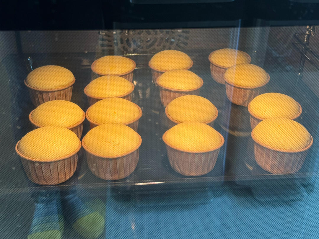 戚风小纸杯蛋糕