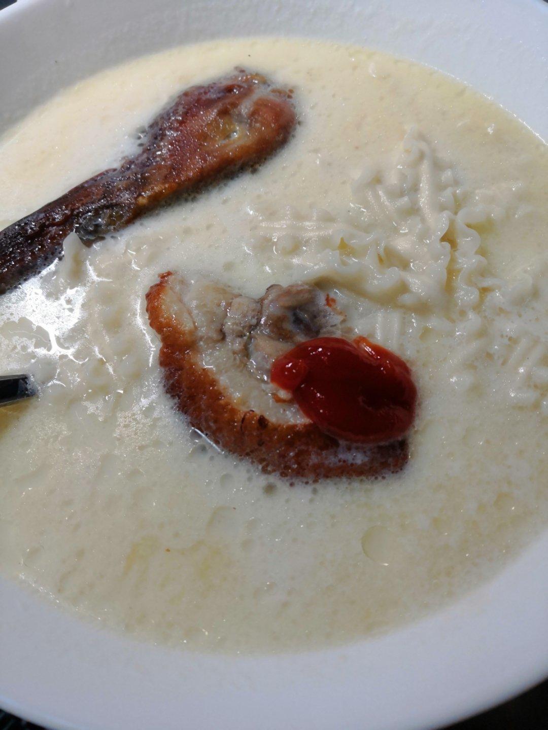 奶白鸭架汤（烤鸭）