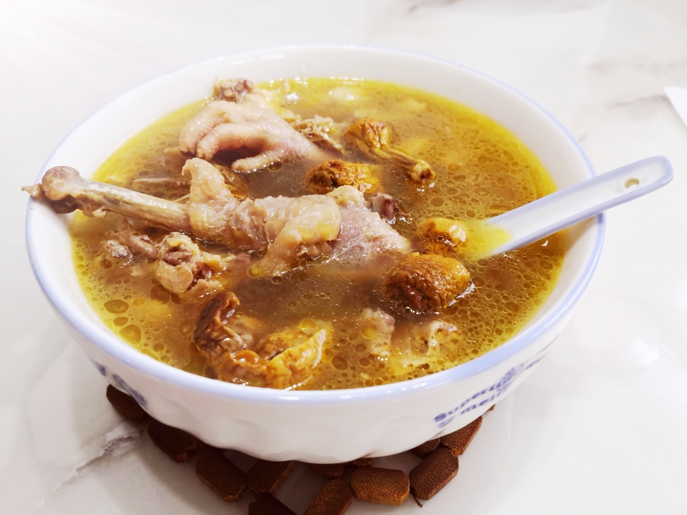 蛋白质极高‼️的松茸鸡汤的做法