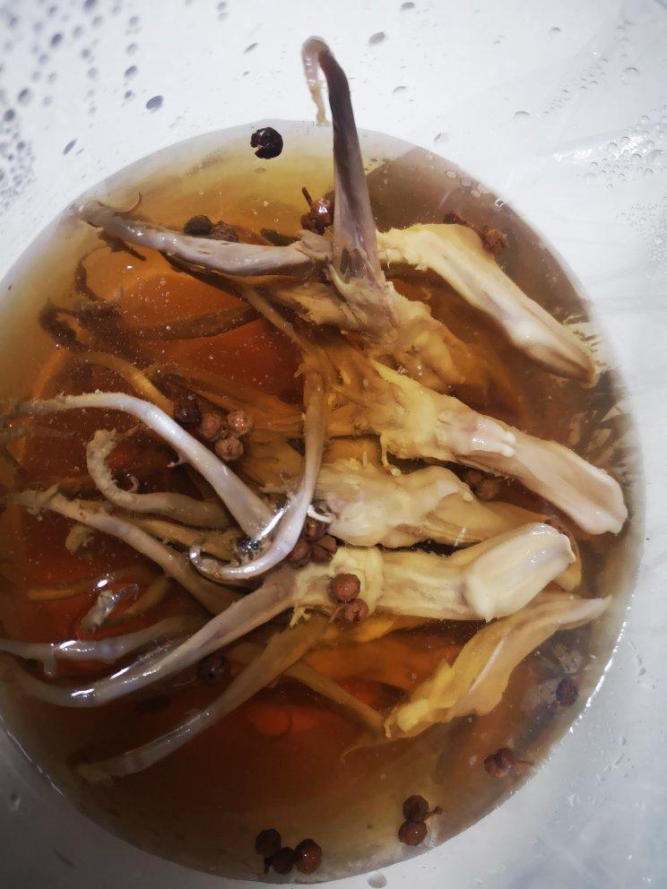 极简酒糟卤鸭舌