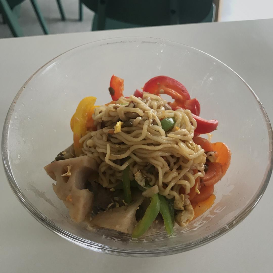 路边摊风味炒方便面