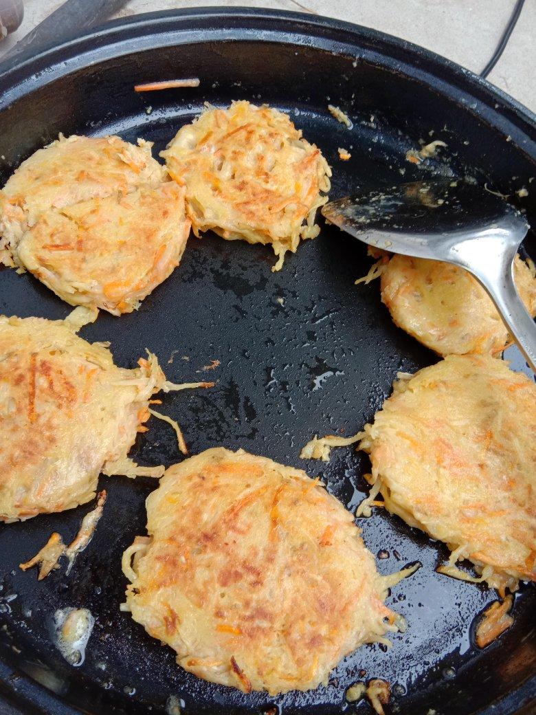 零失败胡萝卜土豆丝饼