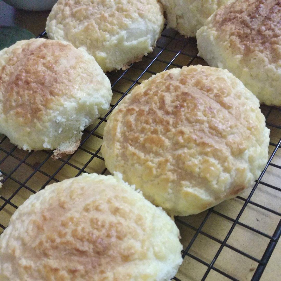 好吃到炸裂的港式菠萝包（附带制作酥皮的小视频）