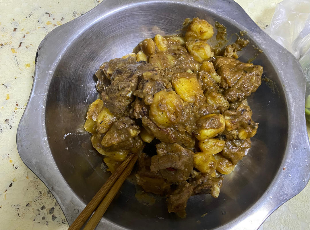 土豆烧排骨