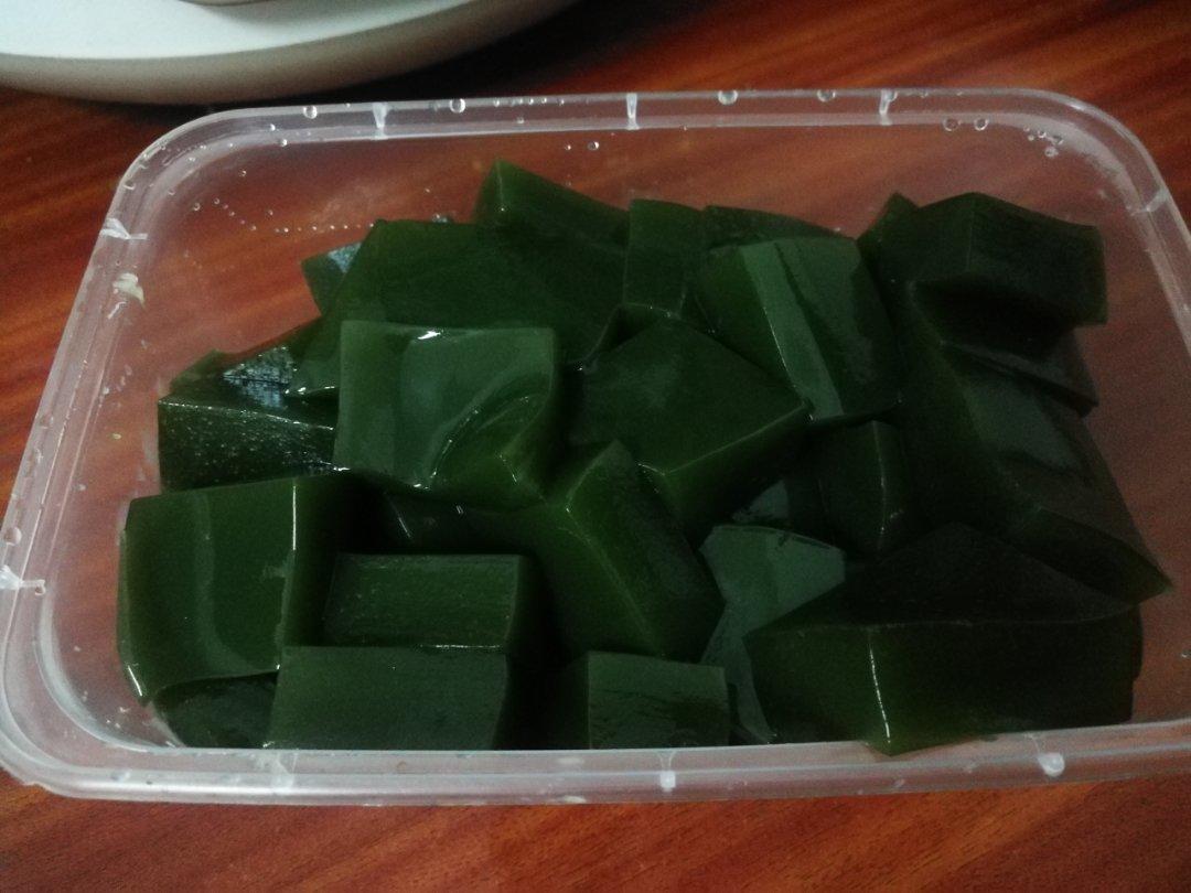 新鲜凉粉草