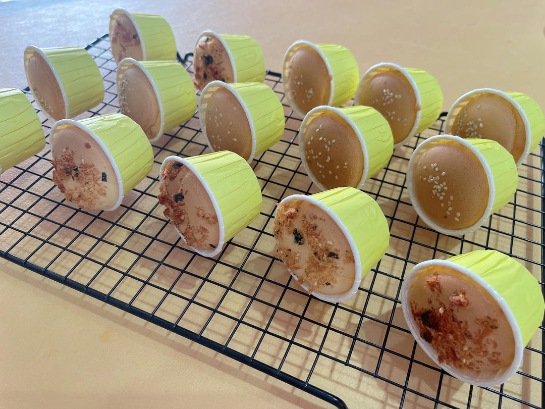 纸杯蛋糕，绝对不塌不裂，百分百成功四段式烘烤方法，不私藏无保留