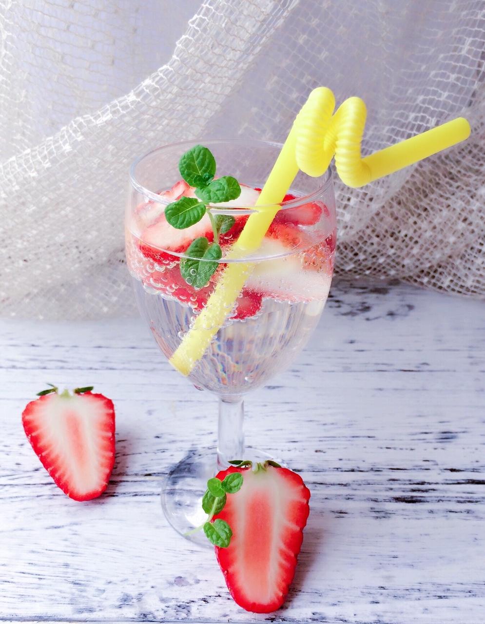 草莓薄荷蜂蜜饮-静的食光