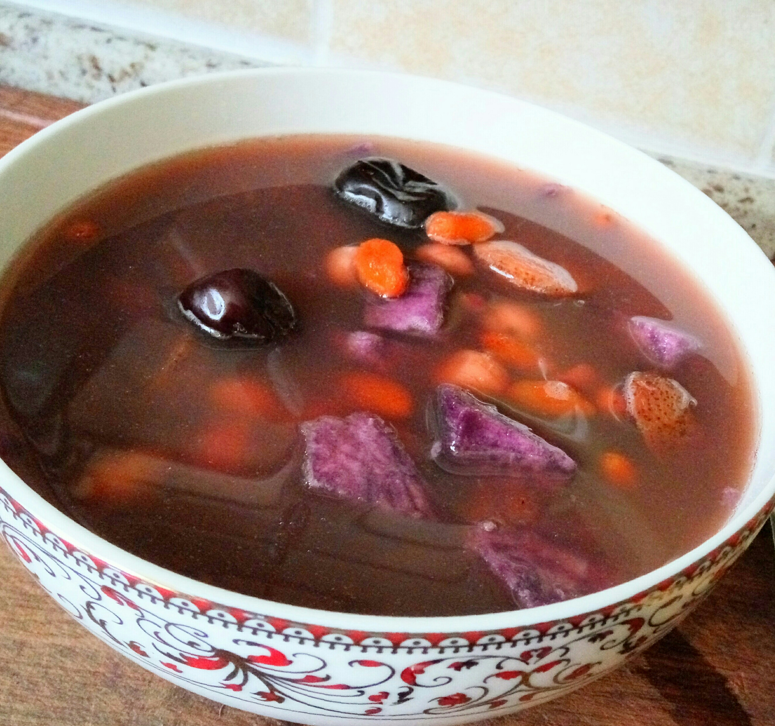 紫薯四红汤的做法