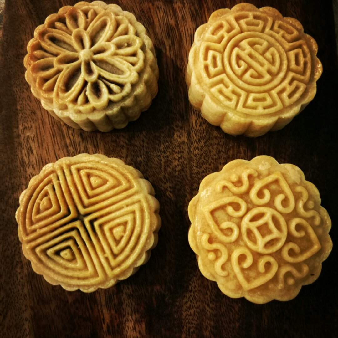 广式月饼——蛋黄莲蓉月饼