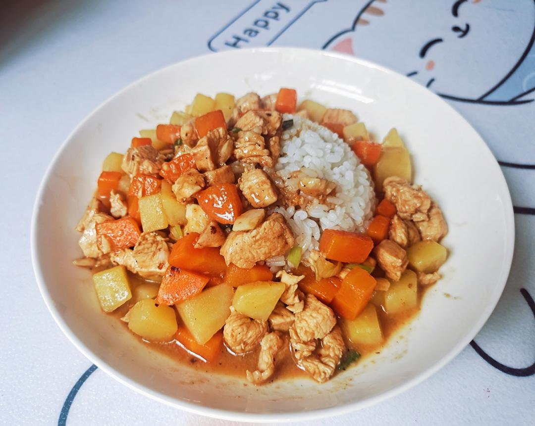 鸡肉盖浇饭