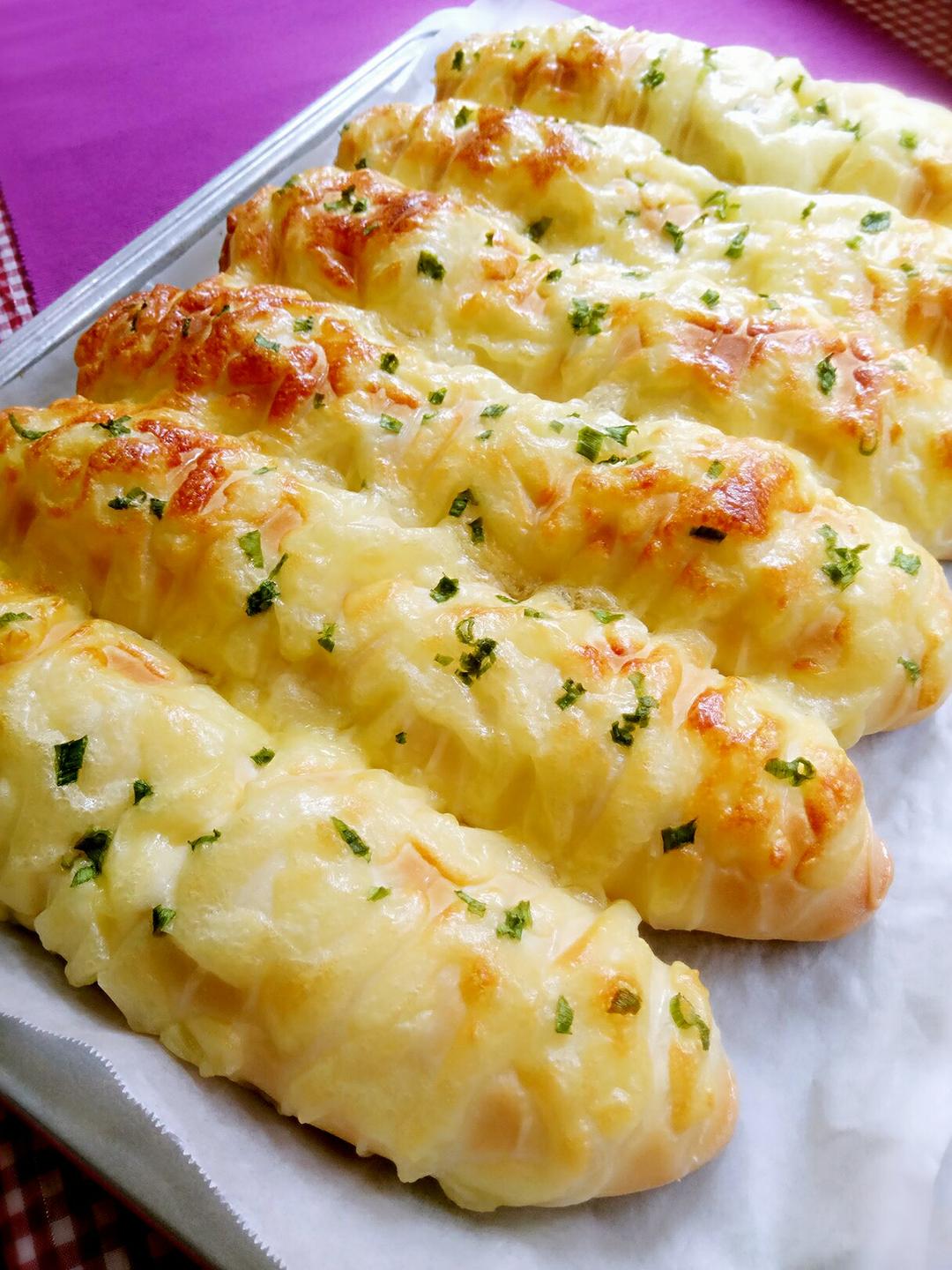 朵拉妈咪做的香葱芝士面包条