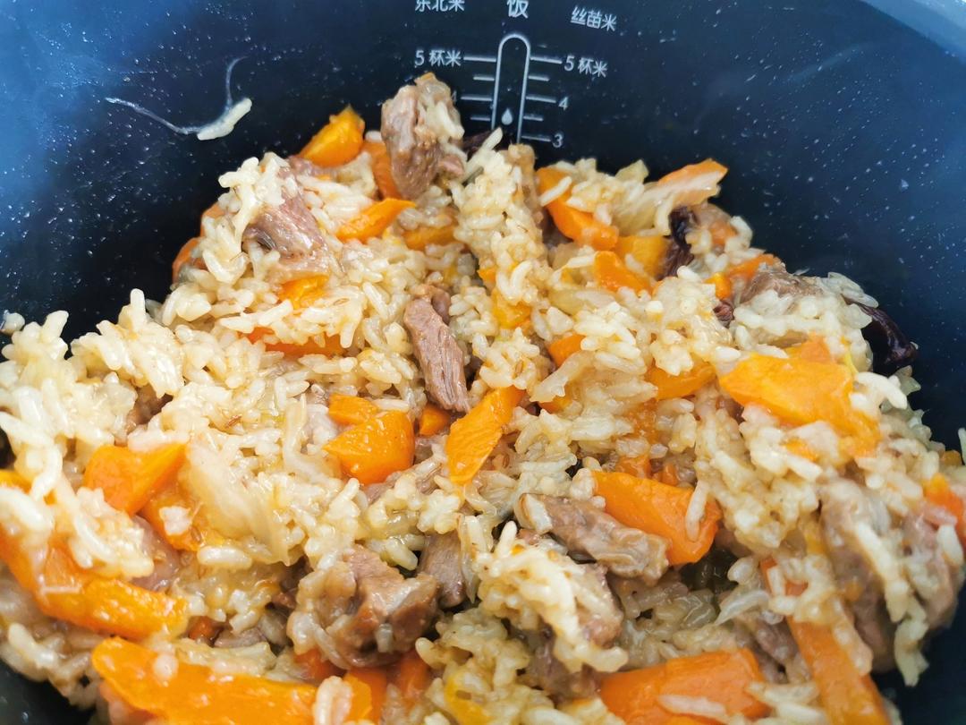 家常版羊肉手抓饭（电饭煲版 简单但是新疆朋友都说好吃那种～）
