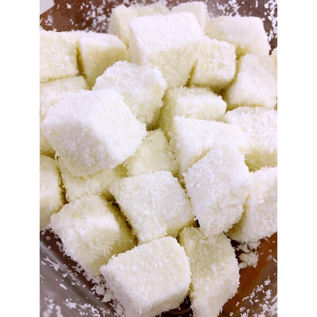 蜗牛做的椰丝牛奶小方椰浆版